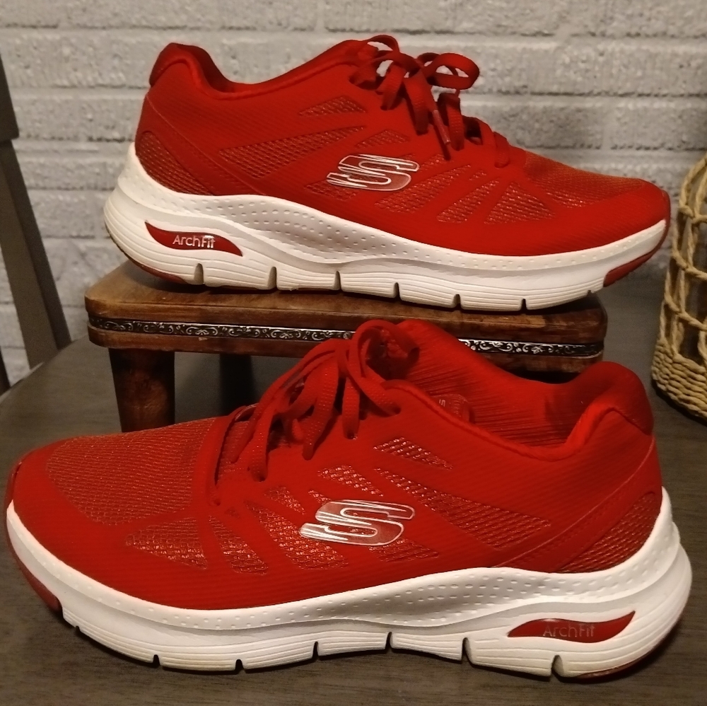 Skechers Women's Red and White Arch Fit Athletic Sneakers